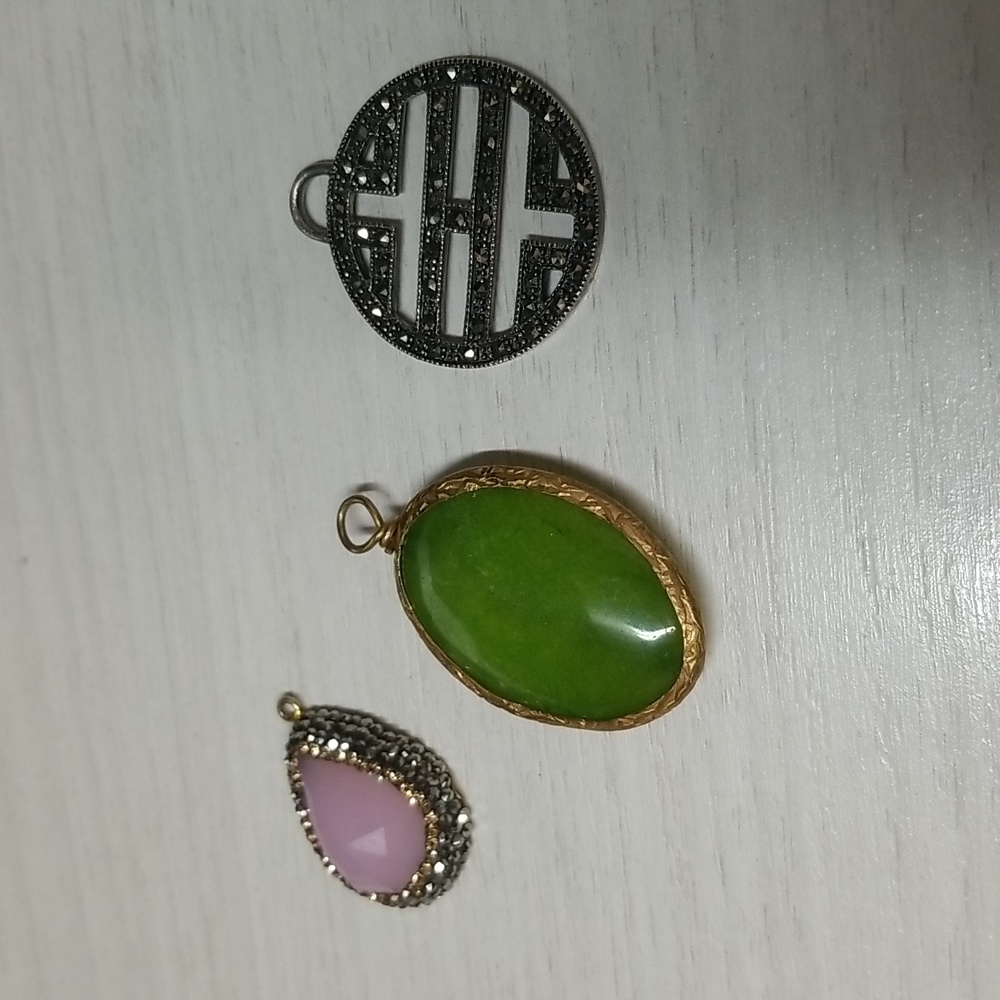 Pendants - image 1